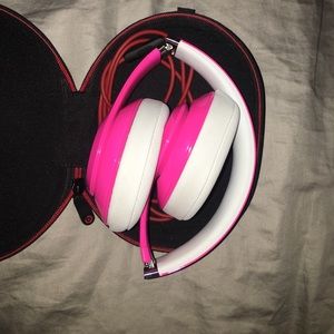 Studio beats hot pink