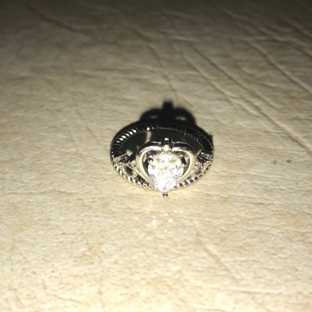 Crown necklace pendant