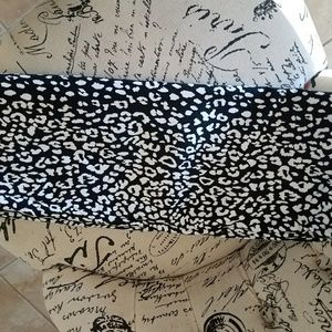 Banana Republic black & white leopard print pencil