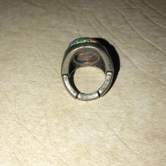 Funky patterned ring - Picture 2 of 2