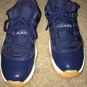 11s Navy Gum