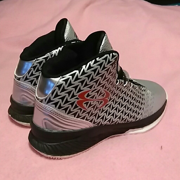 Shoes, In GREAT condition! - Picture 2 of 4