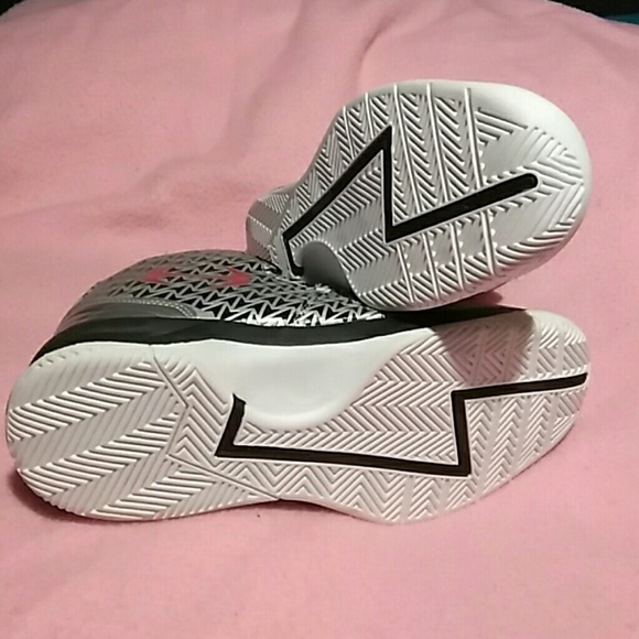 Shoes, In GREAT condition! - Picture 3 of 4