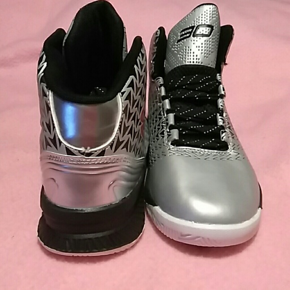 Shoes, In GREAT condition! - Picture 4 of 4