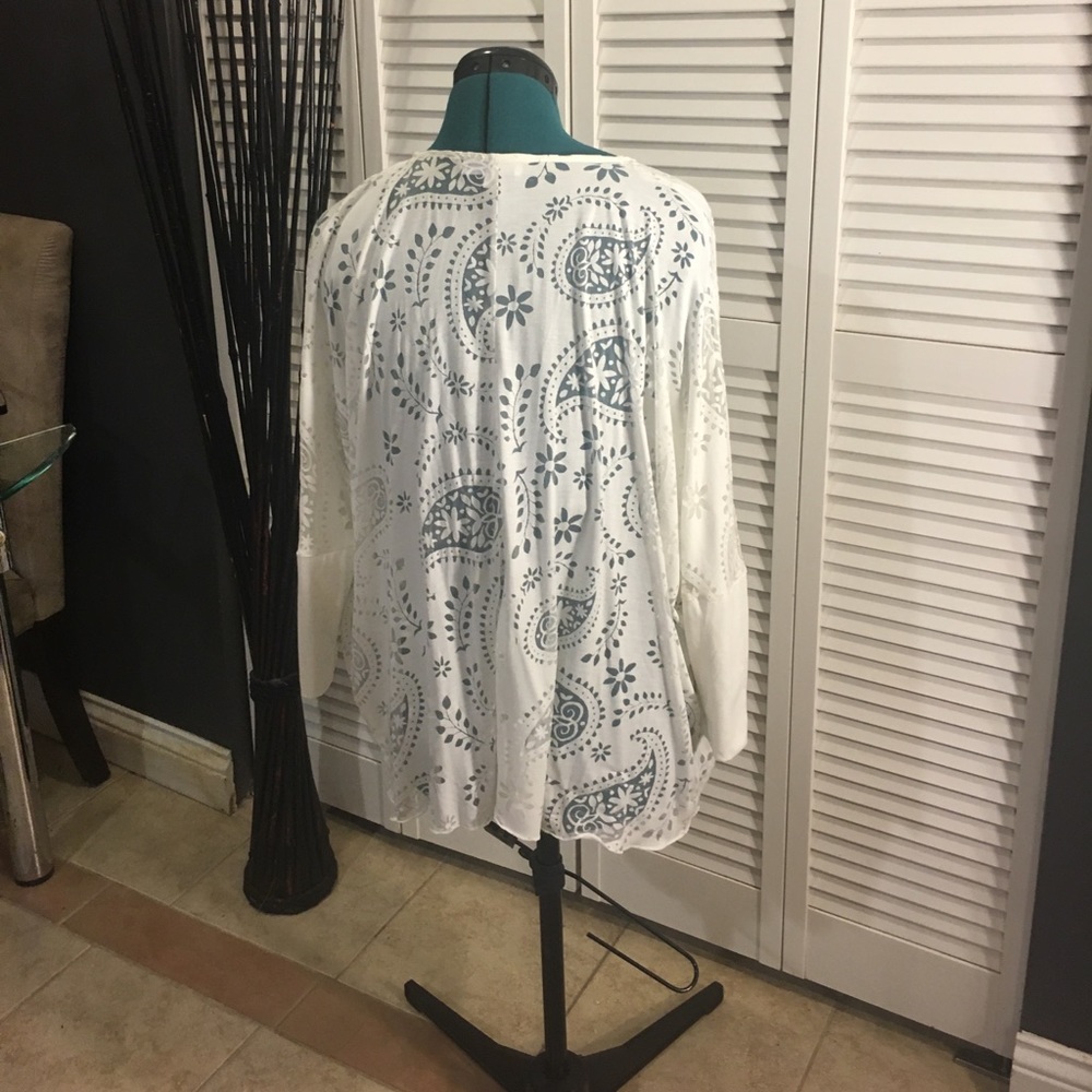 Blouse - Picture 3 of 3