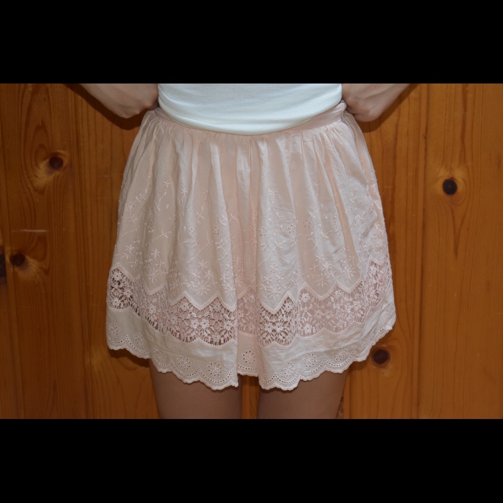 Super cute baby pink skirt!