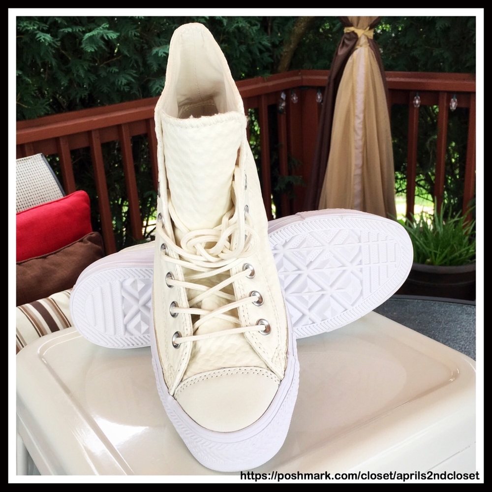 ❌SOLD❌SOLD❌CONVERSE LEATHER Stylish High Tops - Picture 7 of 8