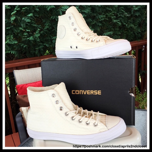 ❌SOLD❌SOLD❌CONVERSE LEATHER Stylish High Tops - Picture 2 of 8