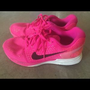 Hot pink Nike Lunarglide 7 size 8.5 40