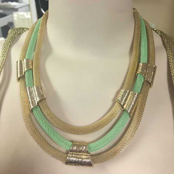 Beautiful Unique Necklace - Picture 2 of 4