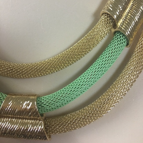 Beautiful Unique Necklace - Picture 3 of 4