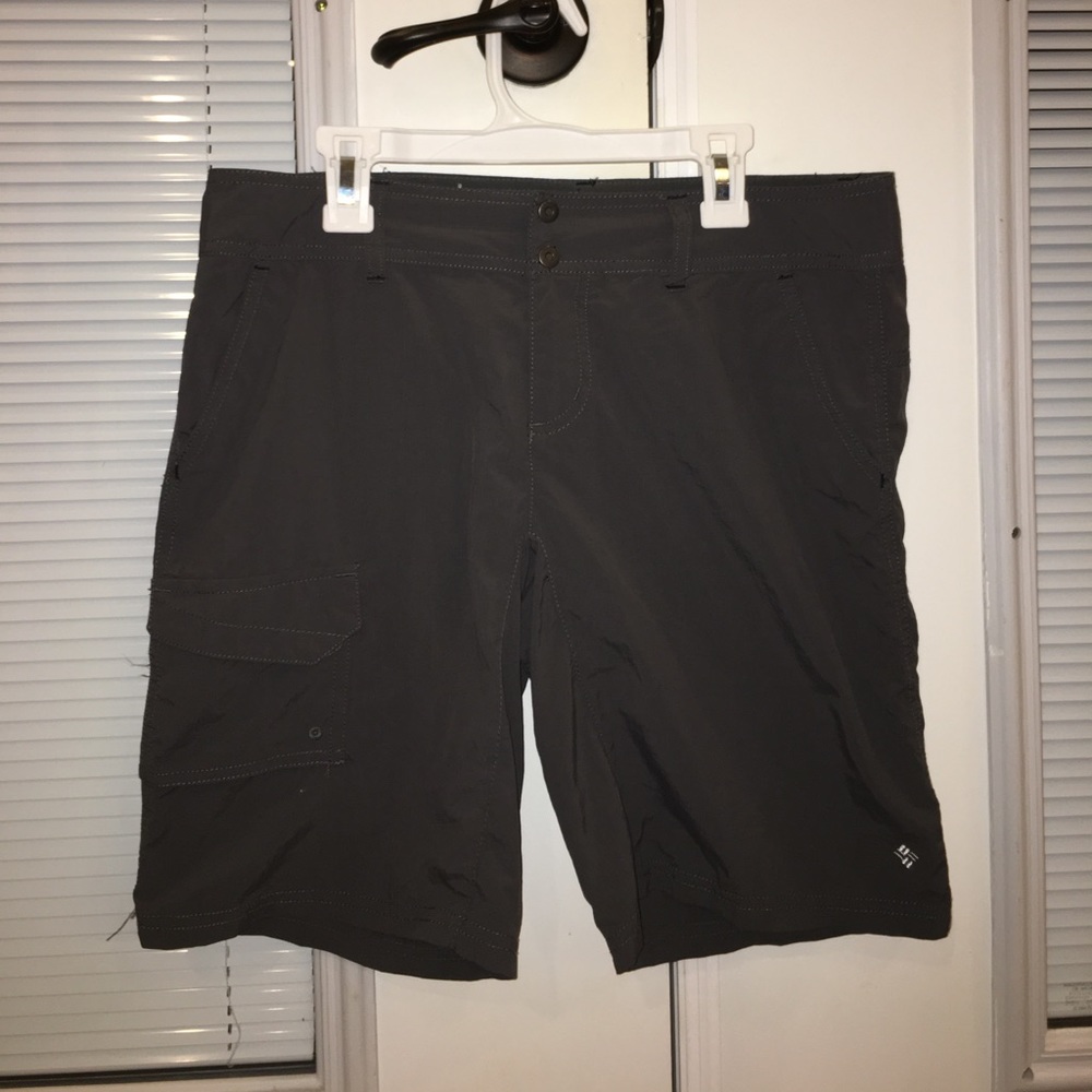 Size 4 Women's Columbia Omni-Shade Grey Shorts