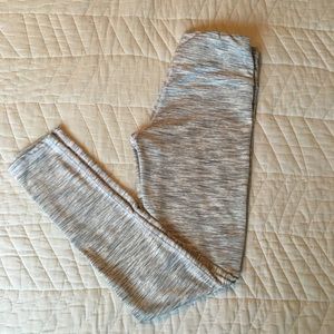✨SOLD✨ Oalka light grey space dye leggings
