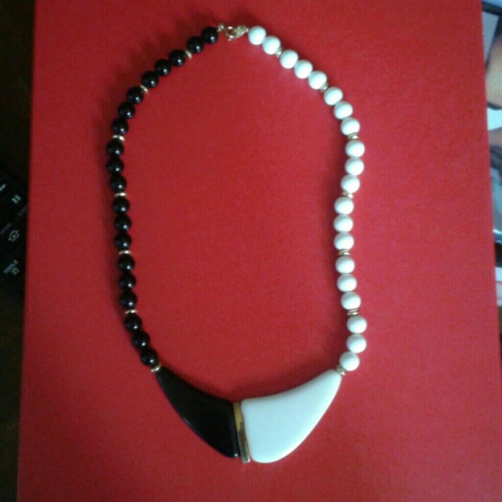 Black and white gold chic necklace