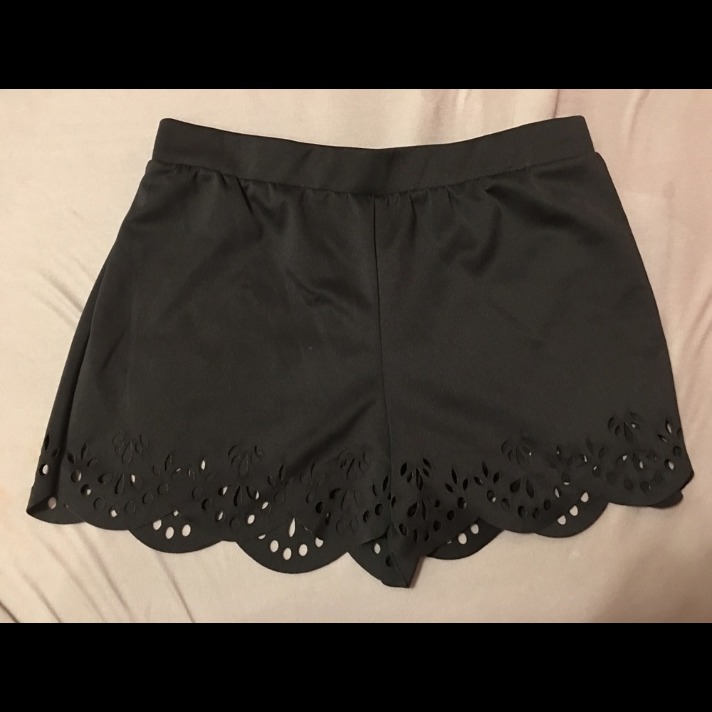 Eyelet shorts