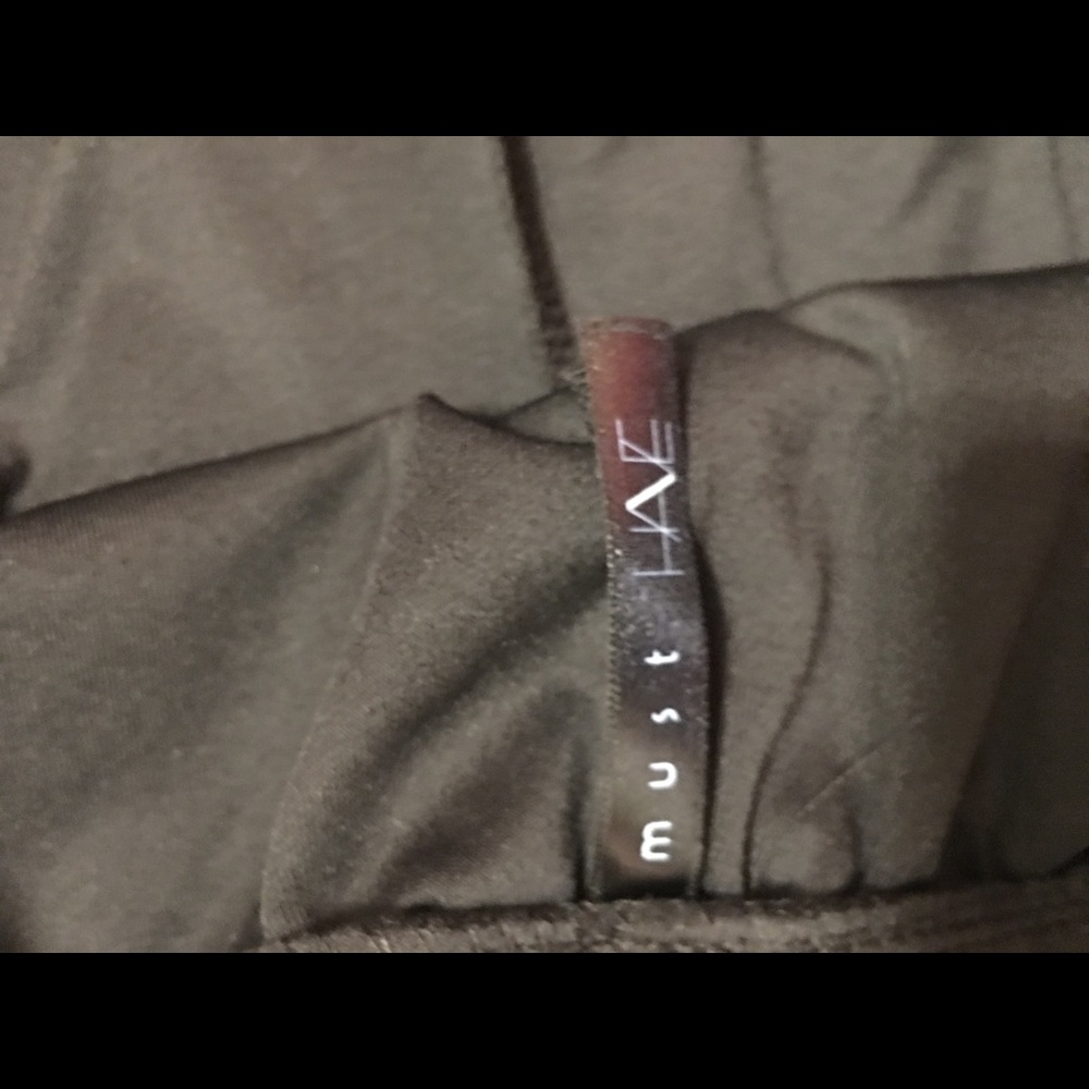 Eyelet shorts - Picture 3 of 3