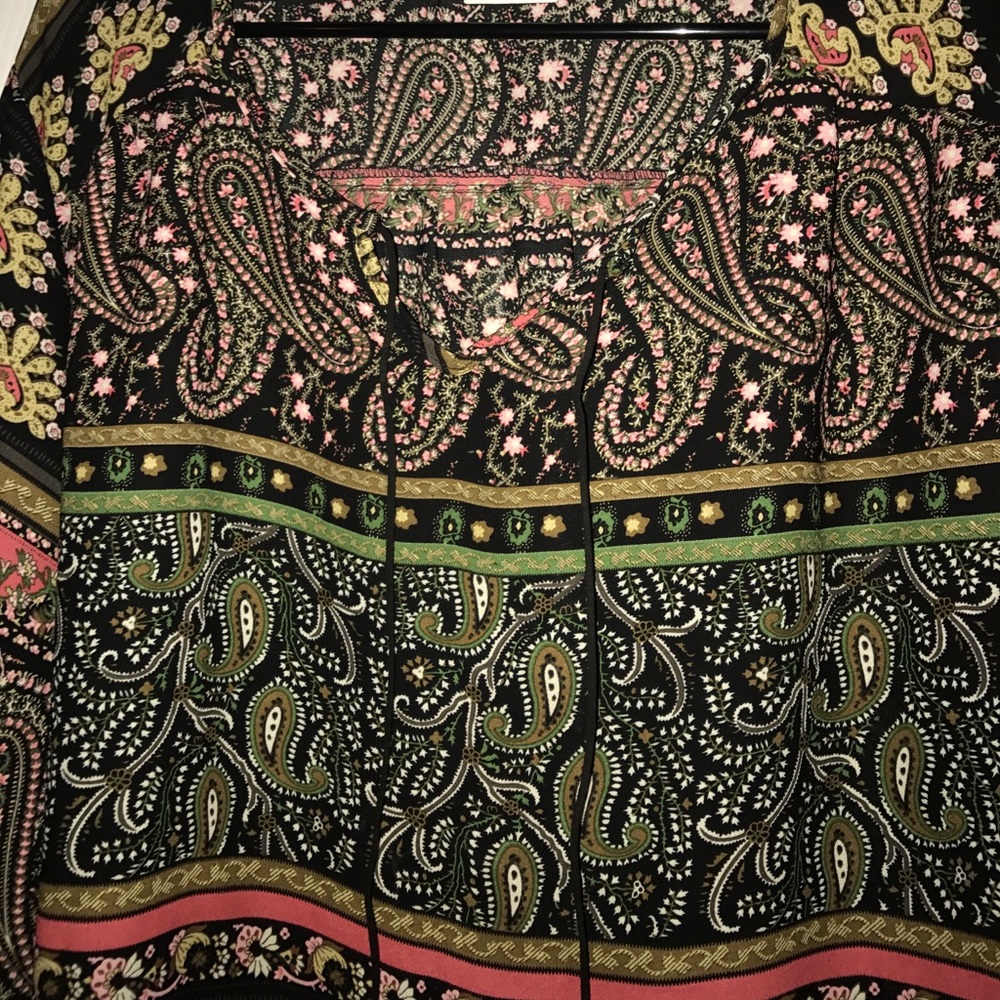 WOMENS CUTE FLORAL/PAISLEY TOP - Picture 2 of 2
