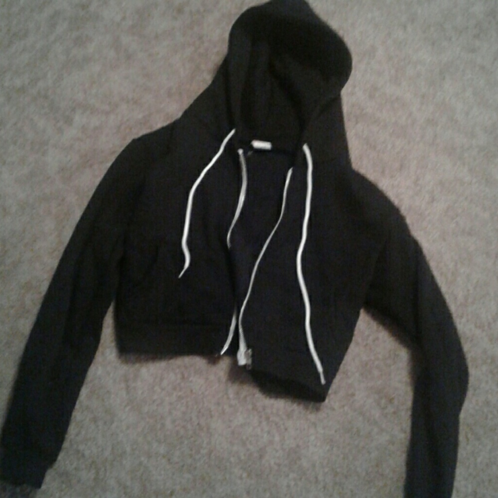 Black half sweatshirt