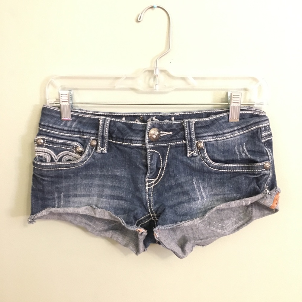 La idol Jean shorts