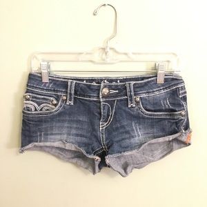 La idol Jean shorts