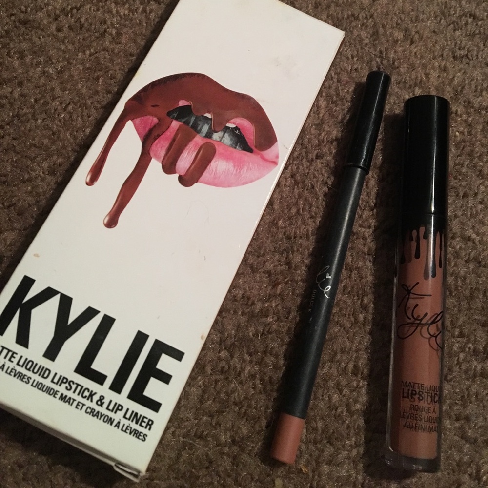 KYLIE LIP KIT: dolce k