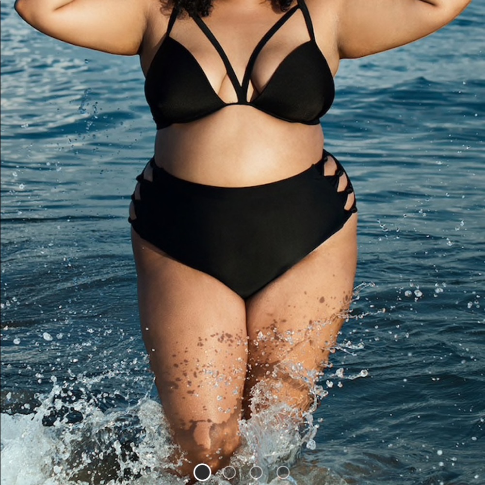 Swimsuit top form Forever 21