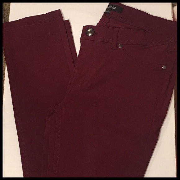 🍁2X H/P 10/29, 11/13🍁🏵BURGUNDY SKINNY PANTS🏵 - Picture 4 of 4