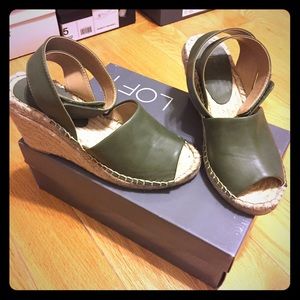 Ann Taylor LOFT Espadrille Wedges, size 5