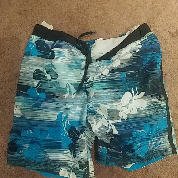 Shorts - Picture 3 of 5