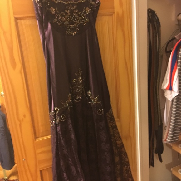 Dress - Picture 3 of 6