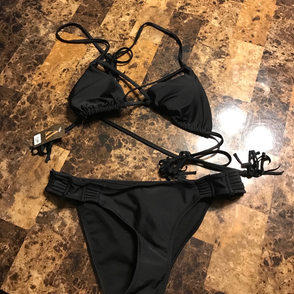 Medium top small bottoms