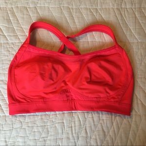 NWOT Old Navy High Impact Sports Bra