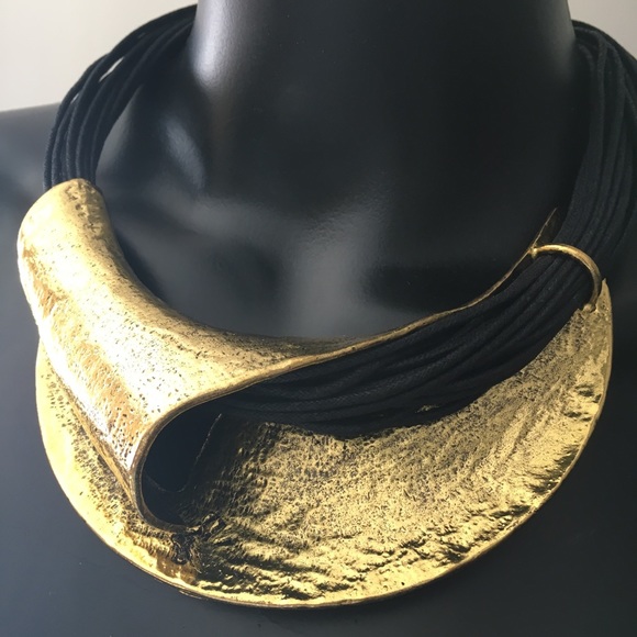 New Hammered Metal Statement Necklace - Picture 3 of 4