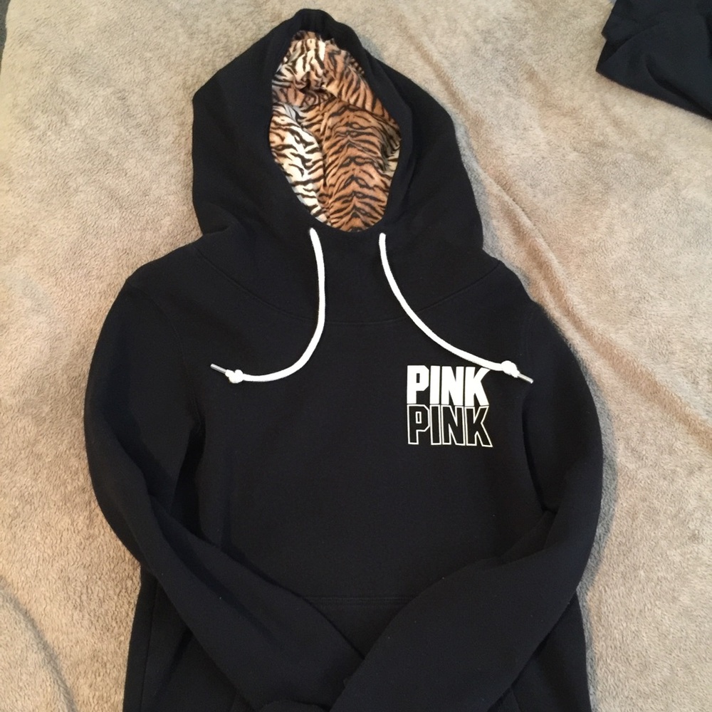 PINK black hoodie • size : small