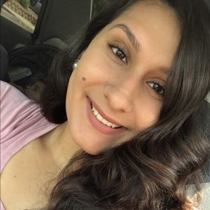 Meet your Posher, Daniela