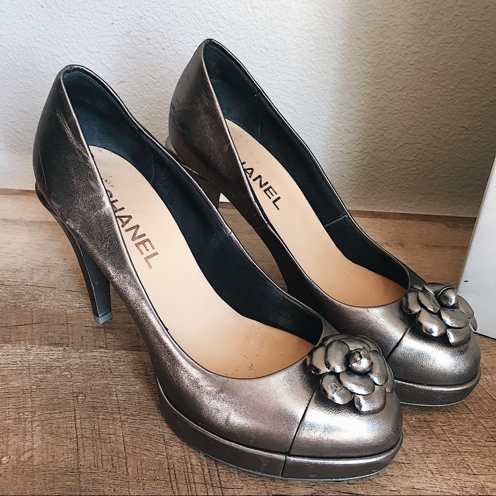 CHANEL Baroque Metallic Leather Heels