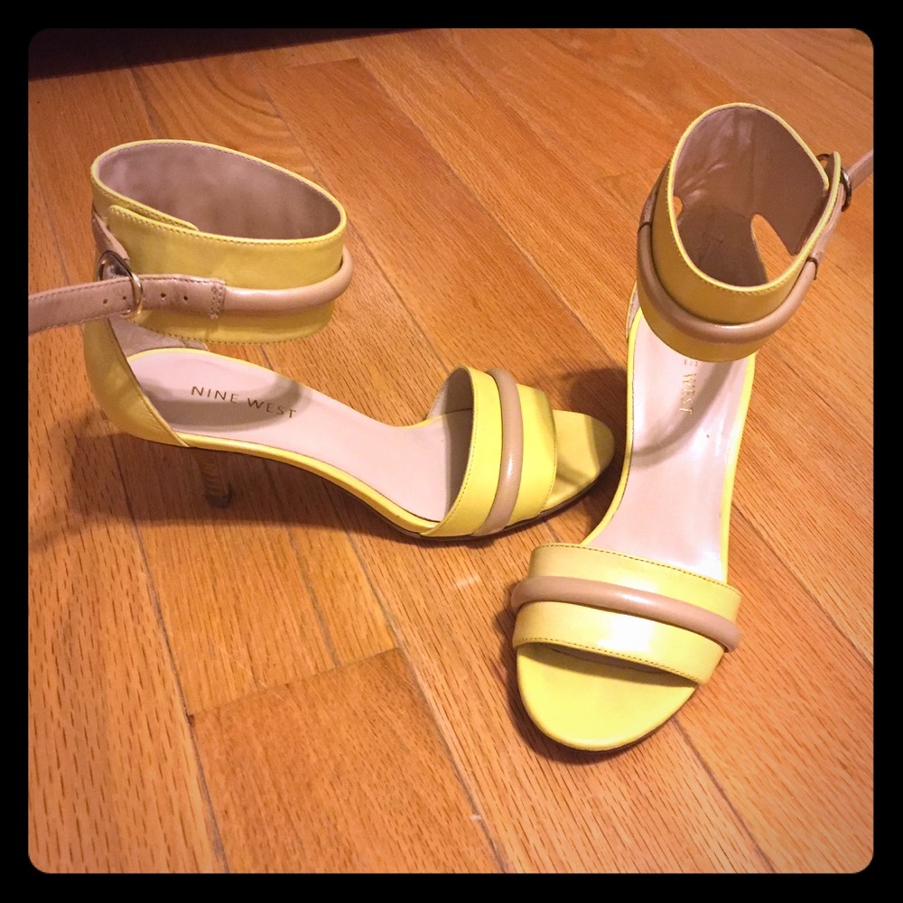 Nine West Ankle Strap Heeled Sandals, size 5