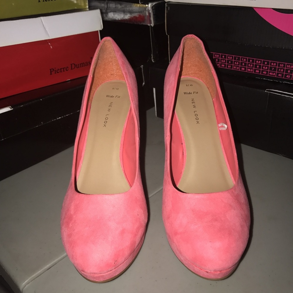 Pastel pink- brand new, wide heels