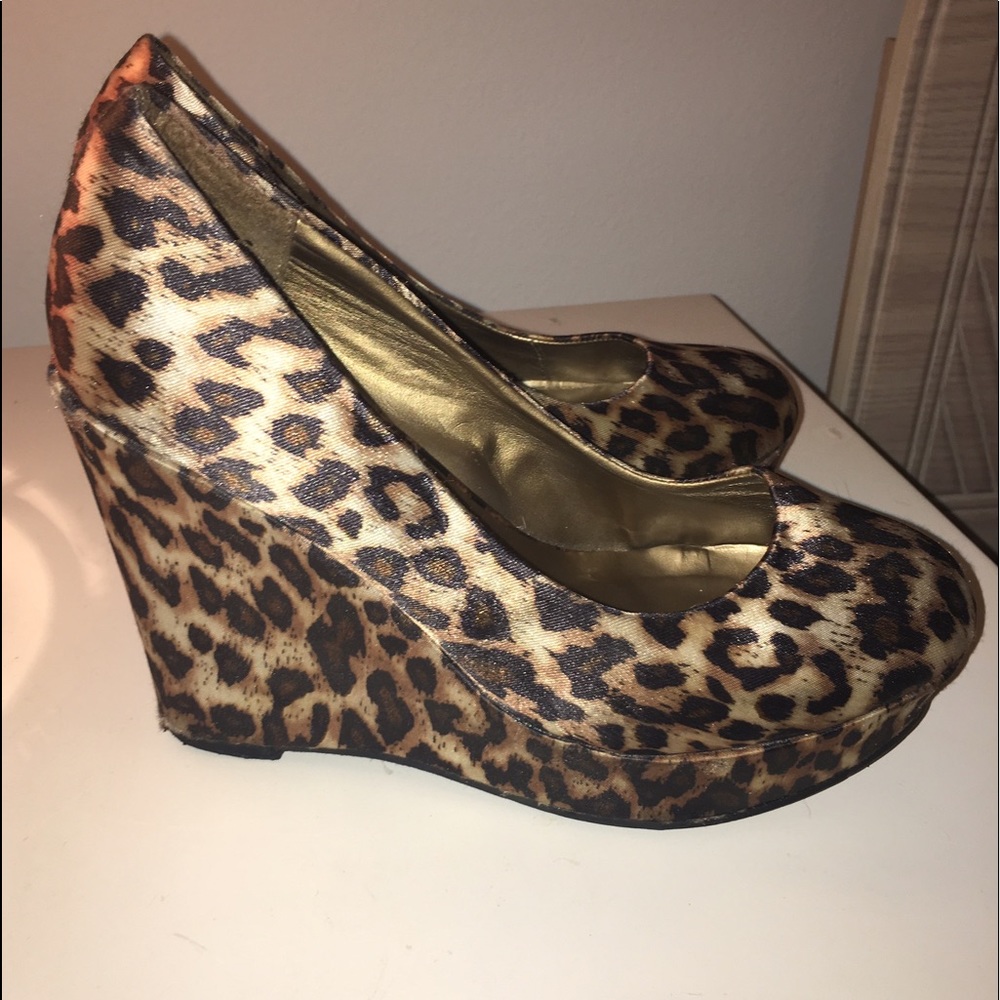 Leopard wedges