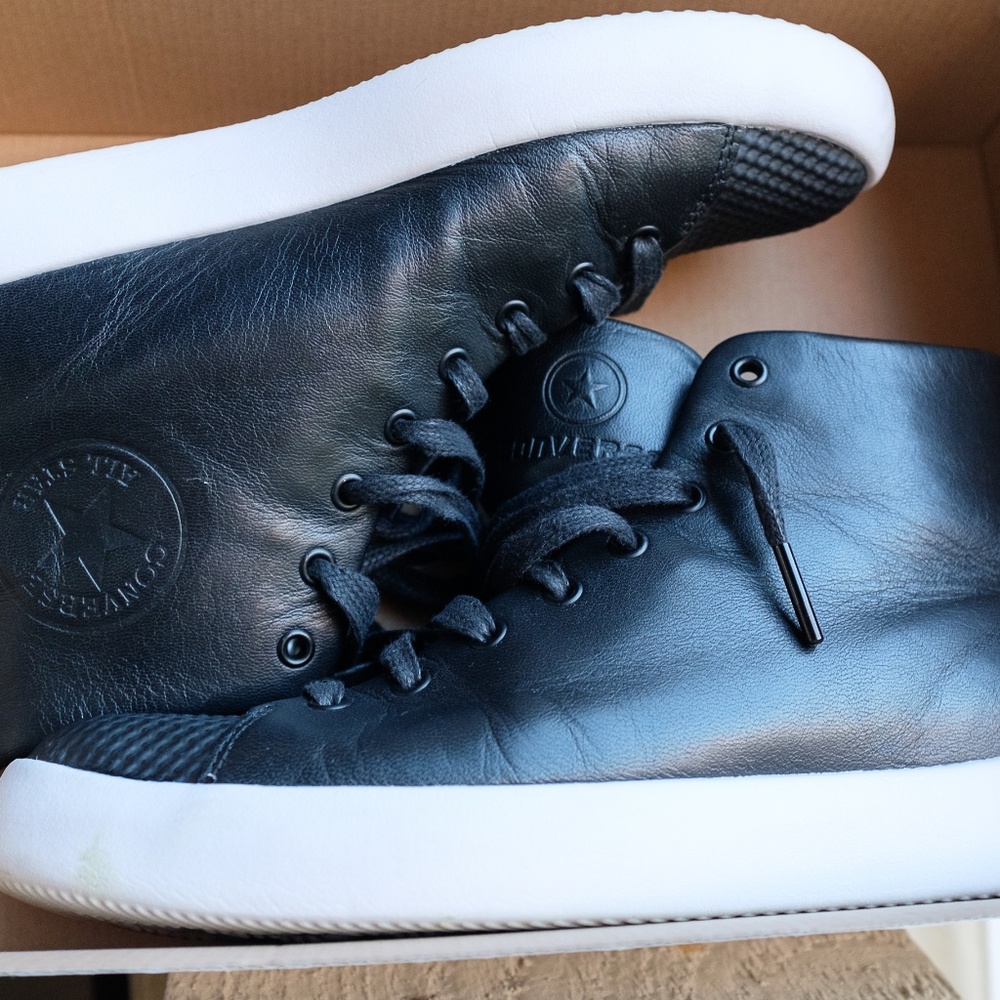 Converse All Star Modern Sneakers Size 7 M 8.5 W