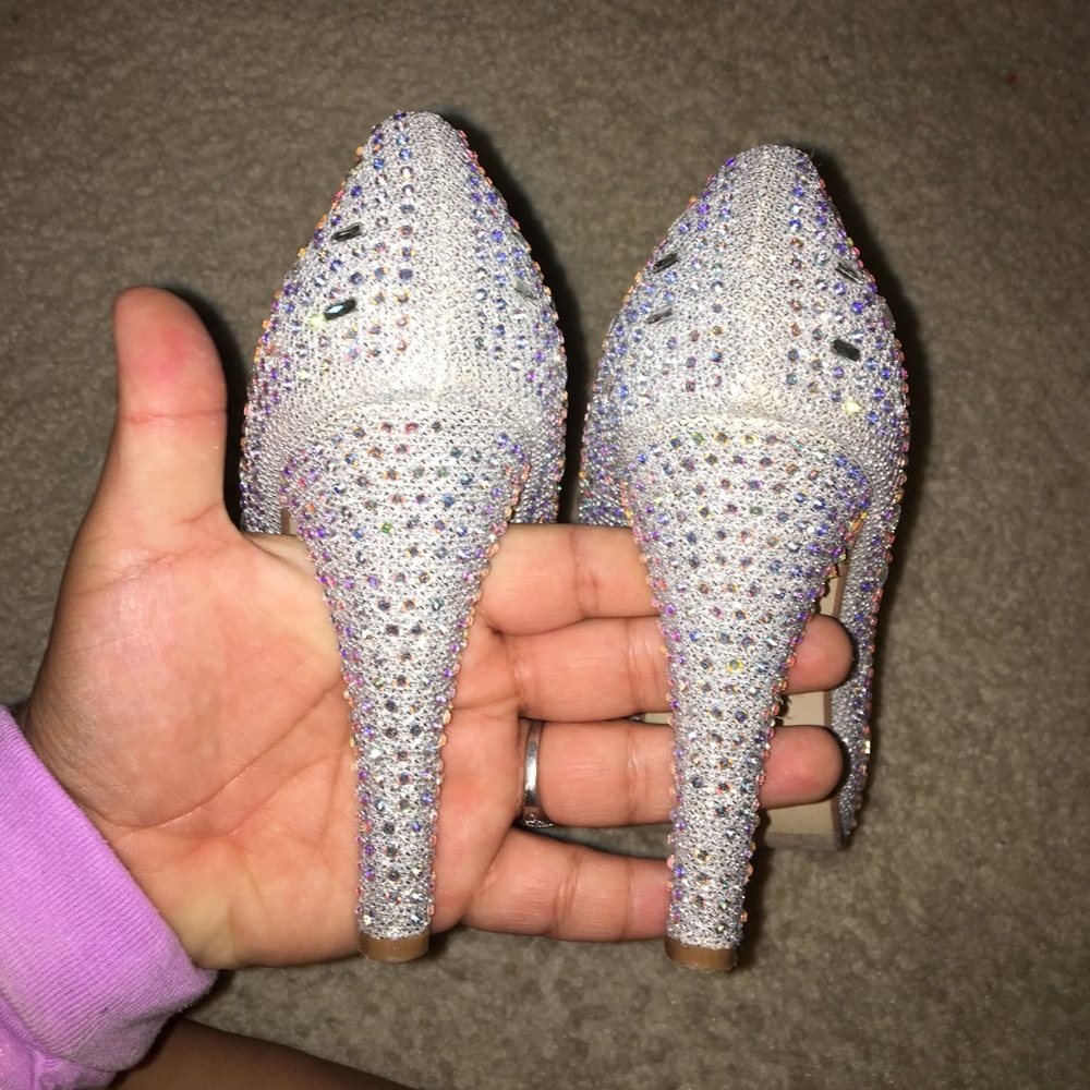 Silver Rhinestone heels 👠 💎💎 - Picture 3 of 6