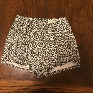 Bullhead shorts size 3