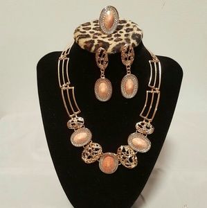 Set fashion 4 pieces. New. Sale🎁