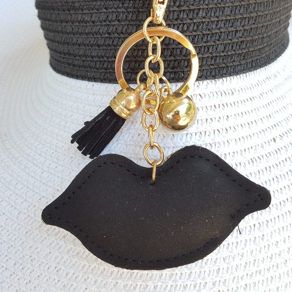 Lip Rhinestone Keychain - Picture 2 of 3