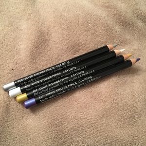 NEW!🌟 Bundle of 4 eyeliners! Beautiful colors 💝