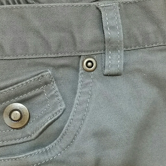 Ruby Rd. Capris - Picture 3 of 5