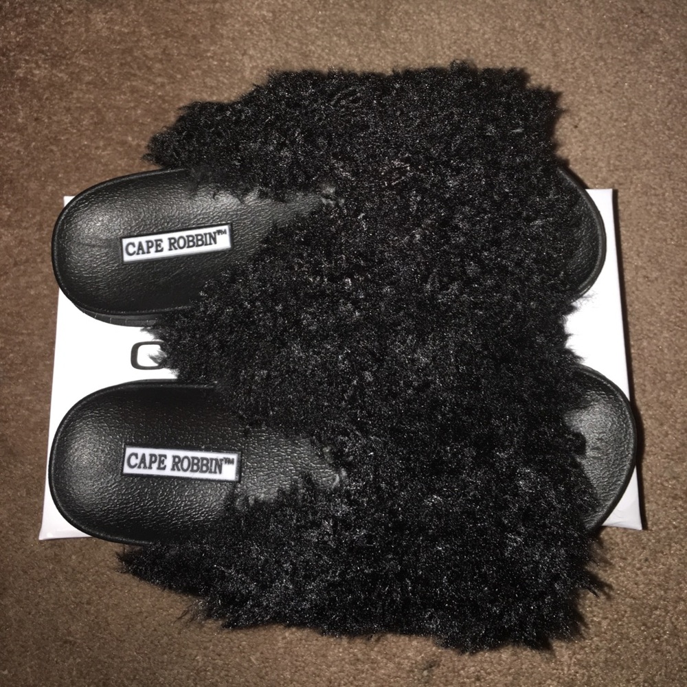 Black Fluffy Slides