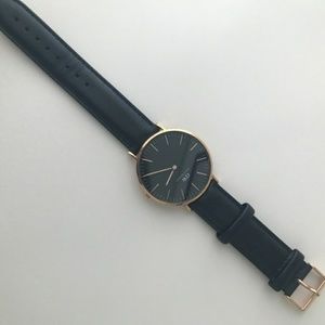 Daniel Wellington black gold watch