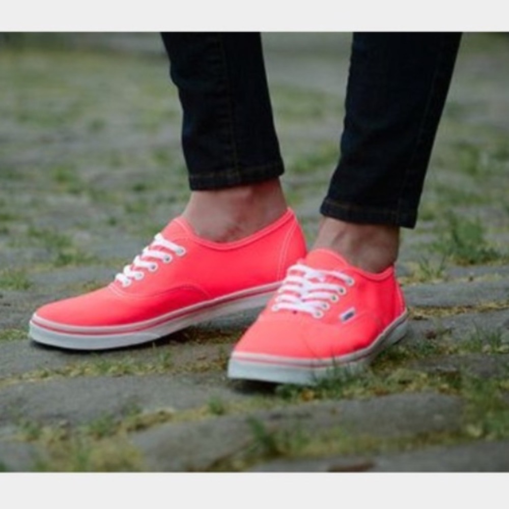 ❗️SOLD❗️ 💗VANS Neon Pink Size 8💗
