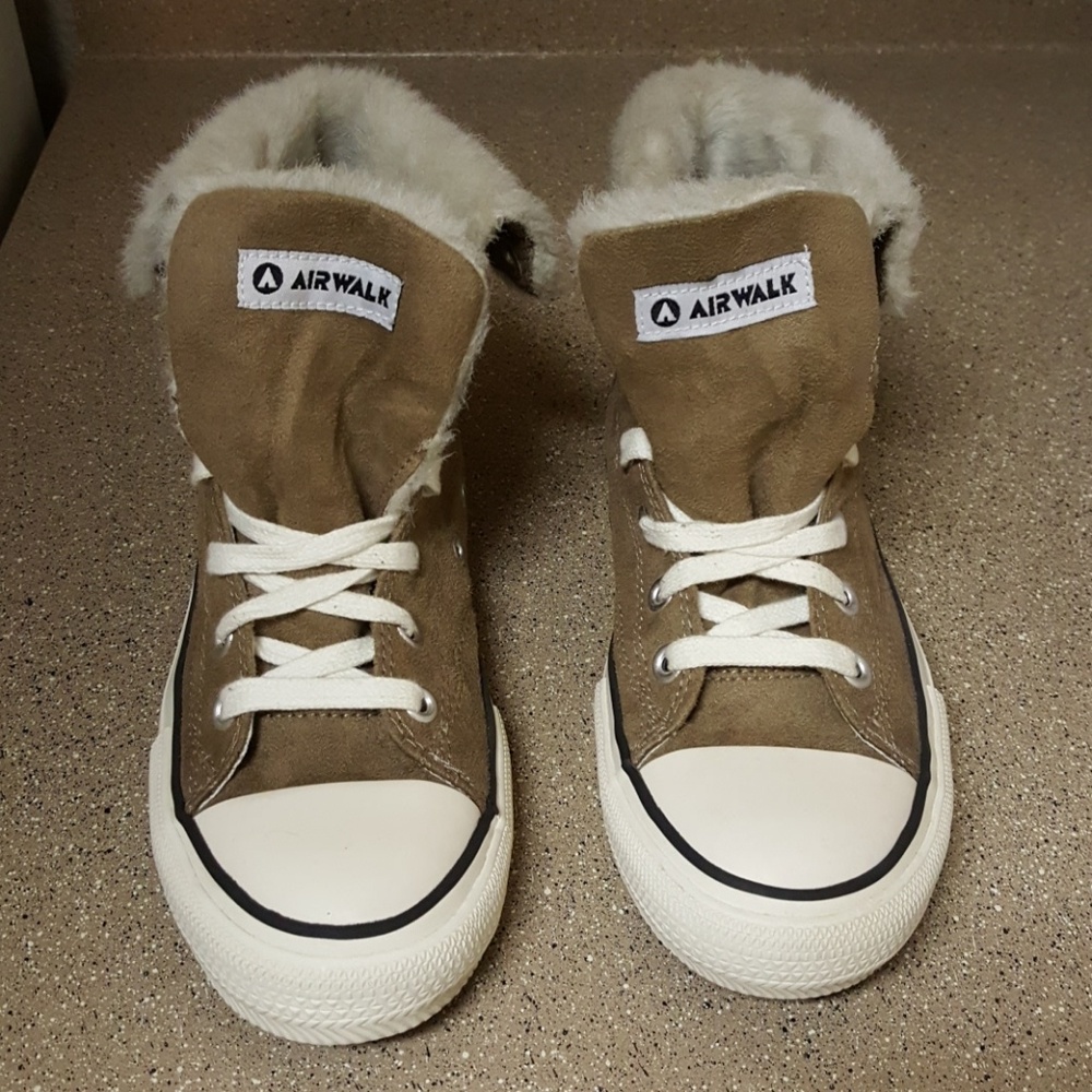 Air Walk winter shoes.